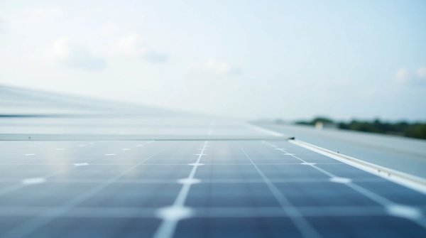 Panneau solaire photovoltaïque : maximisez votre investissement !